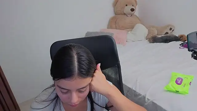 valerihouse online show from March 12, 2026, 1:01 am