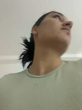 Scarlett 12 online show from September 10, 2025, 1:33 pm