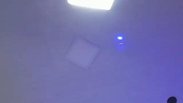 antonellariva  online show from October 18, 2025, 9:32 am