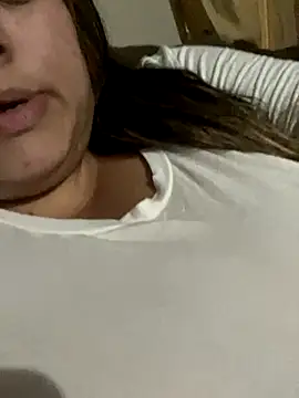 bruna438 online show from November 14, 2025, 4:22 am