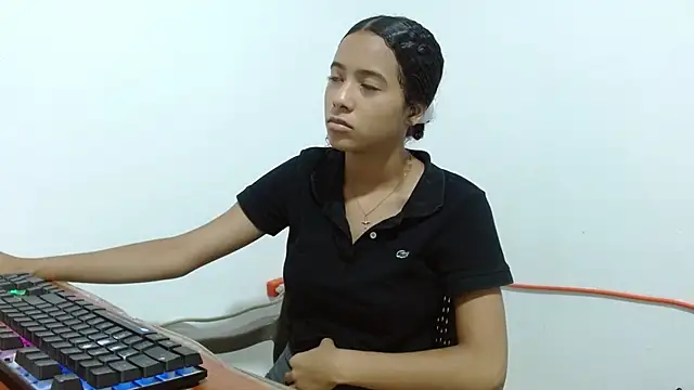 Aura teen hot online show from October 7, 2025, 11:35 pm