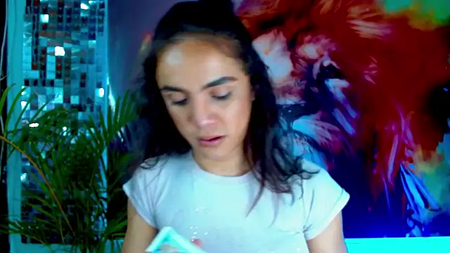 Cristal Gem1 online show from September 8, 2025, 10:31 pm