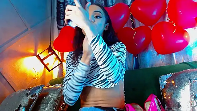 Cristal Gem1 online show from February 15, 2026, 7:54 pm