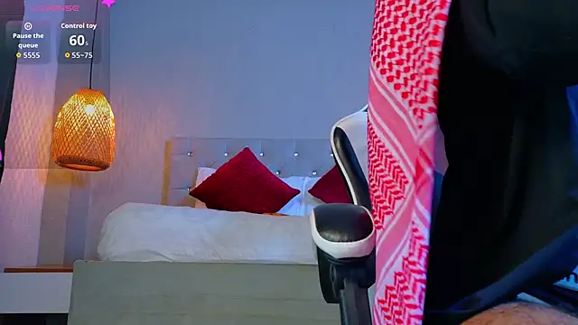 Thaiel Fosteer online show from November 10, 2025, 7:07 am