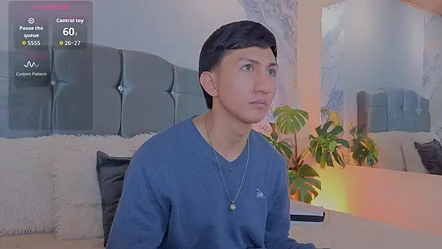 oliver mr  online show from April 1, 2026, 7:55 pm