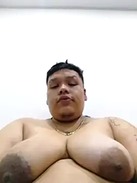 Snapshot of Yulian_bigclit7 chatting on November 28, 2025, 2:58 am Yulian bigclit7 online show from November 28, 2025, 2:58 am