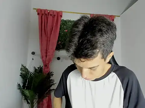 Snapshot of dylan_202520_ chatting on September 20, 2025, 11:33 am dylan 202520 online show from September 20, 2025, 11:33 am