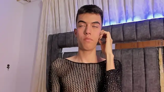 Snapshot of dylan_202520_ chatting on September 24, 2025, 11:35 am dylan 202520 online show from September 24, 2025, 11:35 am