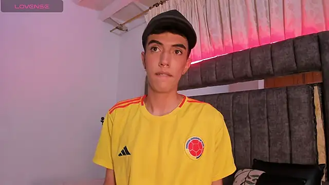 Snapshot of dylan_202520_ chatting on October 11, 2025, 11:47 pm dylan 202520 online show from October 11, 2025, 11:47 pm