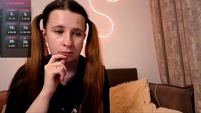  Linett  online show from November 17, 2025, 7:41 pm