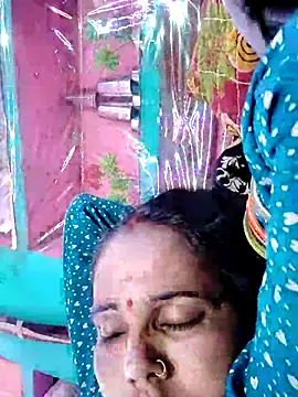 Pooja750 online show from October 27, 2025, 6:23 pm