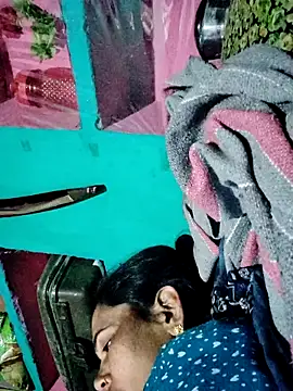 Pooja750 online show from December 16, 2025, 2:11 pm