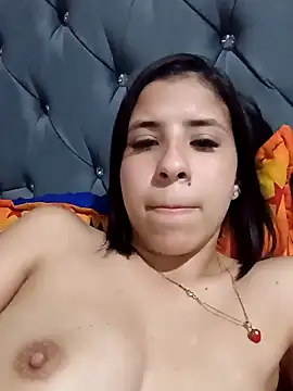 Snapshot of Liagni0 chatting on October 5, 2025, 2:32 am Liagni0 online show from October 5, 2025, 2:32 am