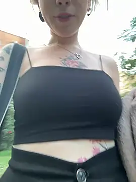 Mimiumuy online show from September 10, 2025, 3:23 pm