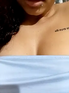 Snapshot of clarinha2 chatting on October 19, 2025, 12:11 am clarinha2 online show from October 19, 2025, 12:11 am