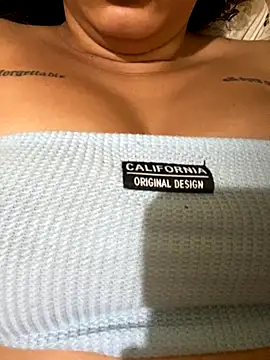 Snapshot of clarinha2 chatting on November 30, 2025, 8:35 pm clarinha2 online show from November 30, 2025, 8:35 pm