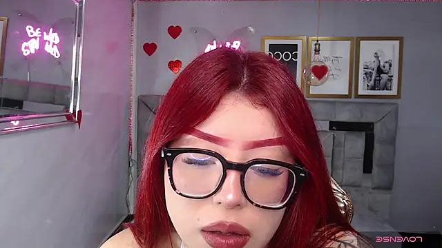 Snapshot of Red_Bunny_v chatting on February 16, 2026, 1:29 pm Red Bunny v online show from February 16, 2026, 1:29 pm