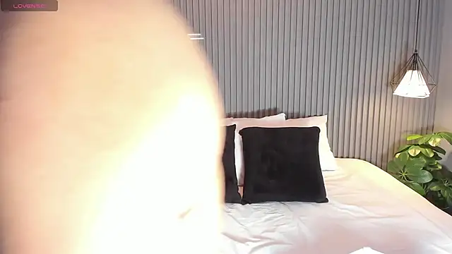 Snapshot of ZoeHardman chatting on November 1, 2025, 4:36 am ZoeHardman online show from November 1, 2025, 4:36 am