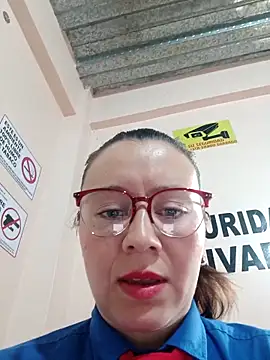 Hannah-colx online show from October 14, 2025, 1:01 pm