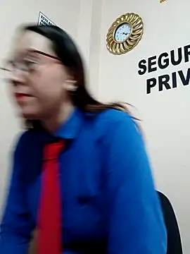 Hannah-colx online show from November 9, 2025, 8:18 pm