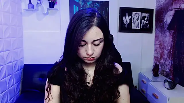 Eva Roussell online show from November 12, 2025, 3:01 pm