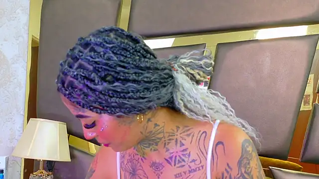 EmilieLake online show from February 3, 2026, 8:03 pm