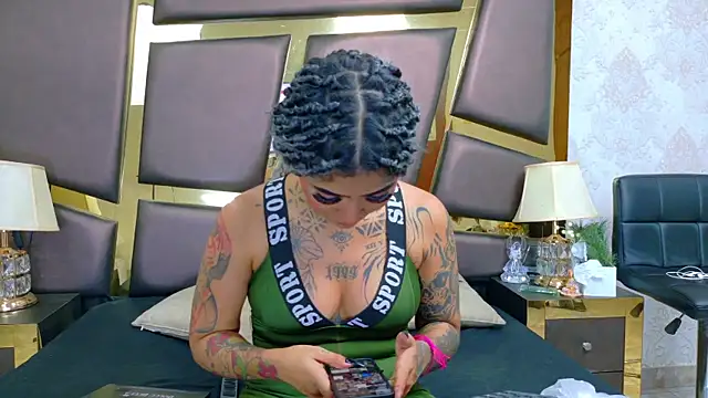 EmilieLake online show from February 14, 2026, 8:38 pm