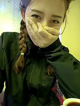 Snapshot of GiselleFever chatting on October 28, 2025, 11:51 pm GiselleFever online show from October 28, 2025, 11:51 pm