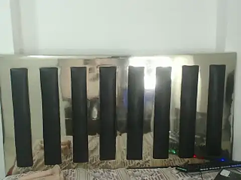 karimeSaenz1 online show from November 4, 2025, 6:18 pm