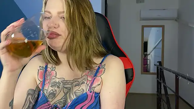 Snapshot of Mia_Kamp chatting on September 16, 2025, 3:46 pm Mia Kamp online show from September 16, 2025, 3:46 pm