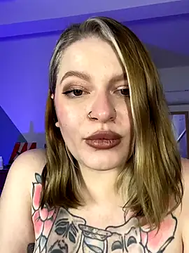 Snapshot of Mia_Kamp chatting on October 19, 2025, 5:57 pm Mia Kamp online show from October 19, 2025, 5:57 pm