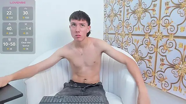 LittleDanny  online show from October 24, 2025, 5:53 pm