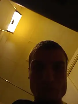 jizzyglizzy92 online show from February 12, 2026, 11:38 am