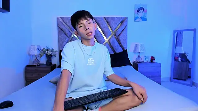 Snapshot of Hyunjin_Son chatting on October 19, 2025, 8:53 pm Hyunjin Son online show from October 19, 2025, 8:53 pm