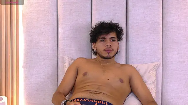 AlexanderJordan online show from September 22, 2025, 4:09 pm