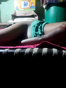 parmila203 online show from April 15, 2026, 4:58 pm