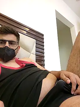 Snapshot of LoveGuruRA chatting on November 6, 2025, 9:15 pm LoveGuruRA online show from November 6, 2025, 9:15 pm