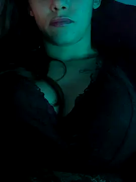 Snapshot of StrapPink chatting on November 14, 2025, 10:25 am StrapPink online show from November 14, 2025, 10:25 am