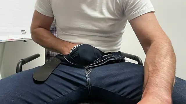 Snapshot of harrys74 chatting on October 21, 2025, 1:56 pm harrys74 online show from October 21, 2025, 1:56 pm