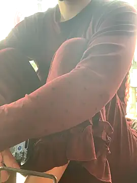 Tieuvi 18 online show from November 5, 2025, 12:43 am