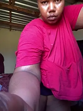 Curvycandy95 online show from April 5, 2026, 9:50 am