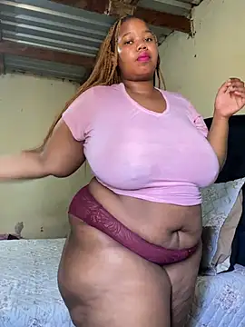 Snapshot of Curvycandy95 chatting on June 20, 2026, 7:22 am Curvycandy95 online show from June 20, 2026, 7:22 am