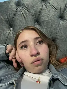 mia skys online show from January 9, 2026, 3:42 am