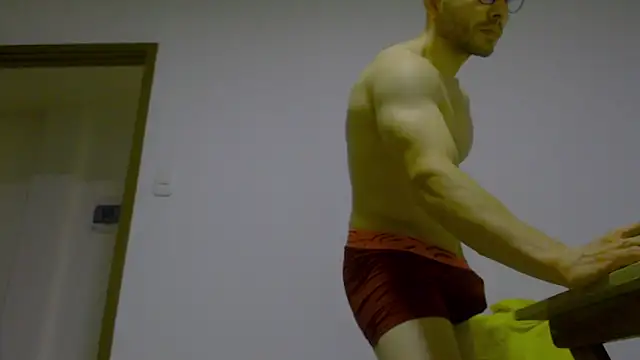 Rocky Muscle online show from April 12, 2026, 10:37 pm