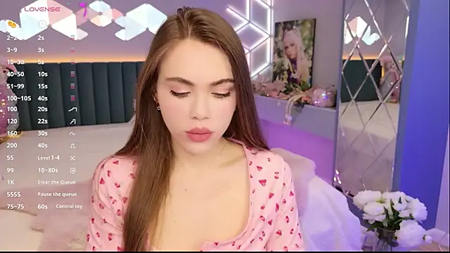 MimiFors online show from April 4, 2026, 7:33 pm