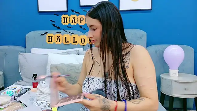 Ashley Evans22 online show from October 18, 2025, 7:58 pm