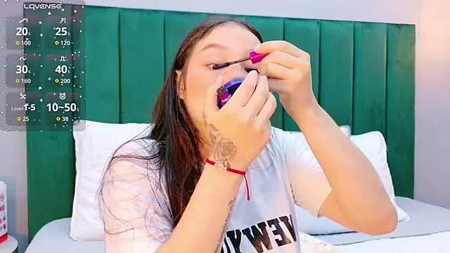 Ashley Evans22 online show from January 8, 2026, 9:17 pm