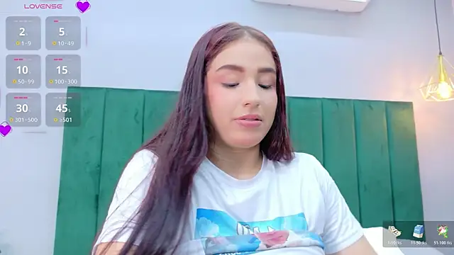 Snapshot of Ashley_Evans22 chatting on May 19, 2026, 11:00 pm Ashley Evans22 online show from May 19, 2026, 11:00 pm