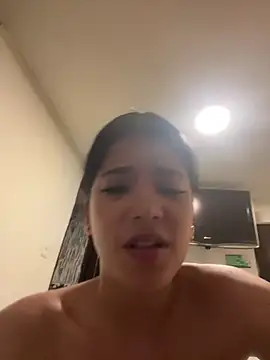 Snapshot of Nia08_ chatting on June 11, 2026, 3:26 am Nia08 online show from June 11, 2026, 3:26 am