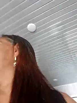 maleja23 online show from September 18, 2025, 1:35 pm